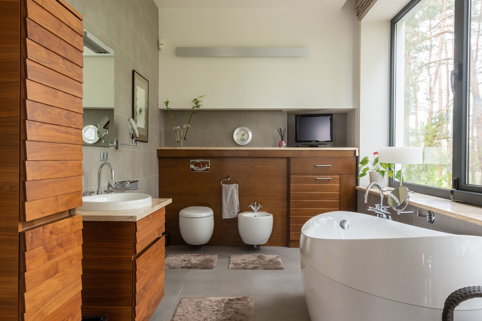 Soaking tub with warm timber accents